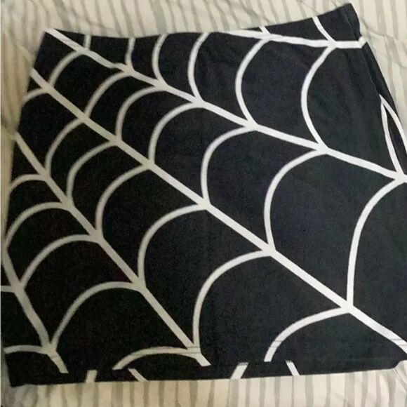 Gorgeous black and white web mini skirt sz xxl - Picture 11 of 11